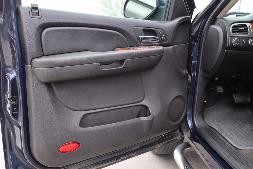 Used 2007 Chevrolet Silverado 1500 LTZ w/ Max Trailering Pack image 10