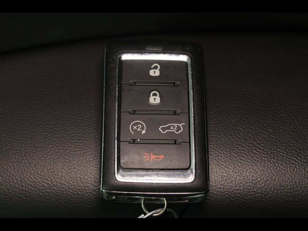 Used 2023 Jeep Grand Cherokee Altitude AWD/4WD image 9