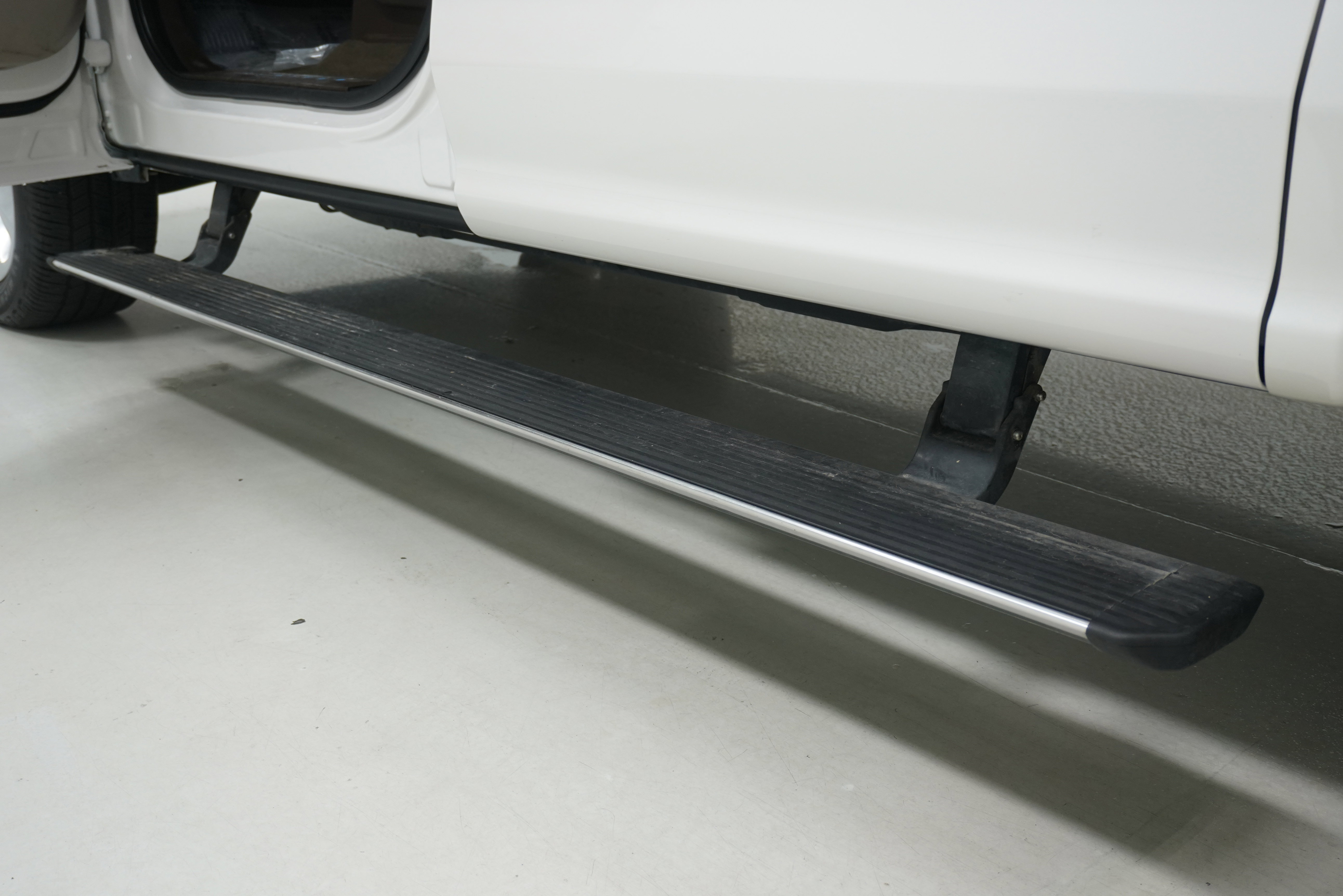 Used 2019 Ford F150 Limited w/ Trailer Tow Package image 8