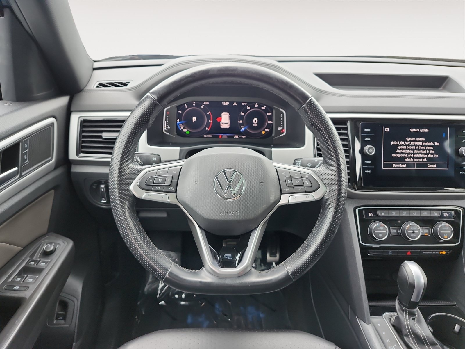 Used 2023 Volkswagen Atlas Cross Sport SEL R-Line AWD/4WD image 12