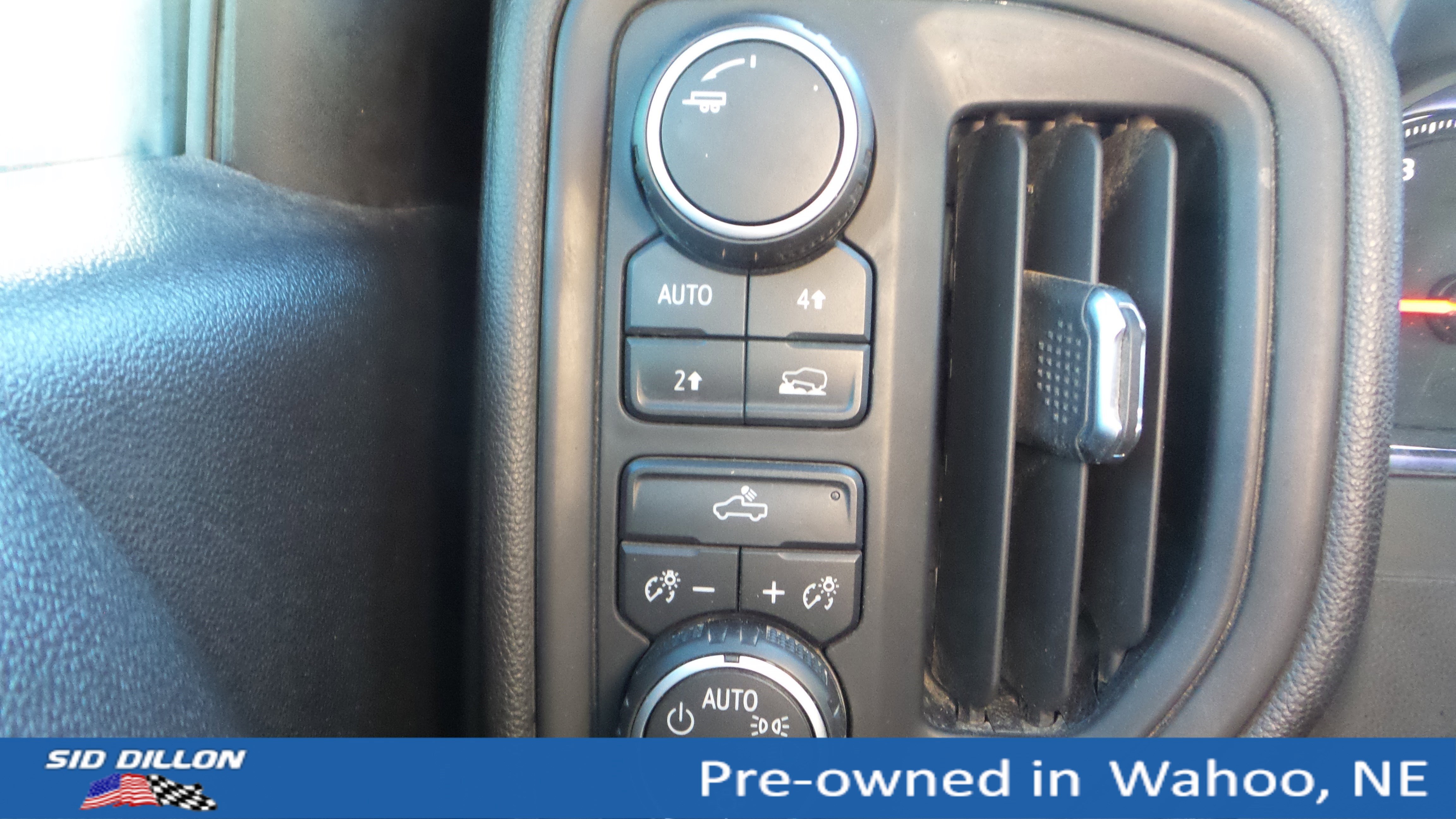 Used 2019 Chevrolet Silverado 1500 Custom w/ Custom Value Package image 12