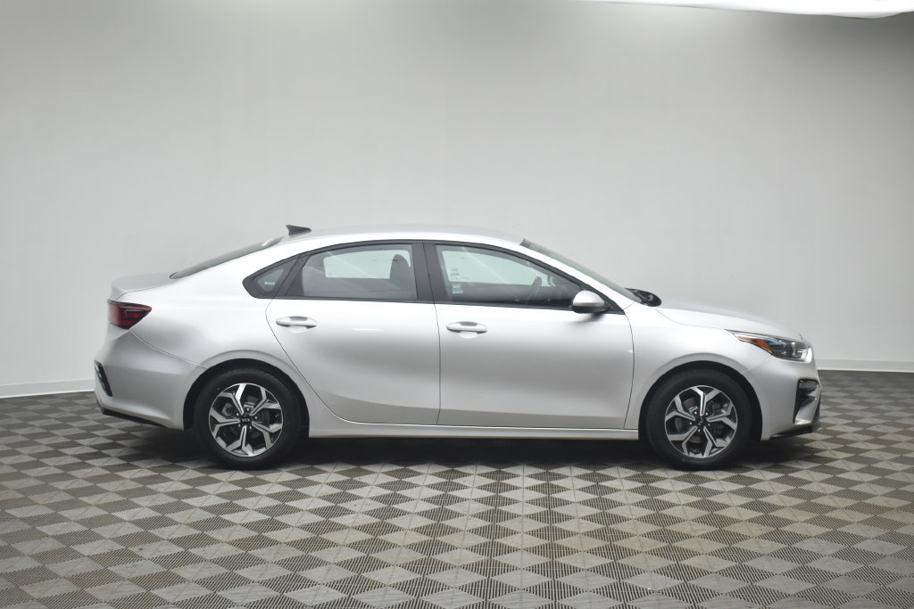 Used 2019 Kia Forte LXS FWD image 9