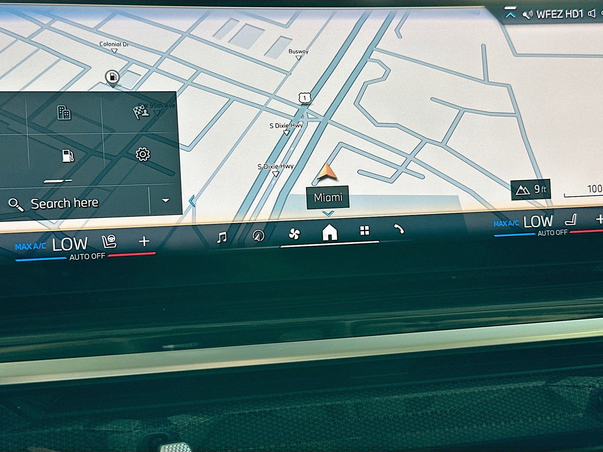 Certified 2024 BMW X7 xDrive40i w/ Premium Package image 13