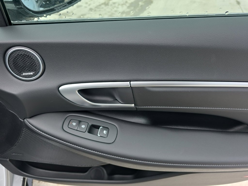 New 2025 Hyundai Sonata Limited image 19