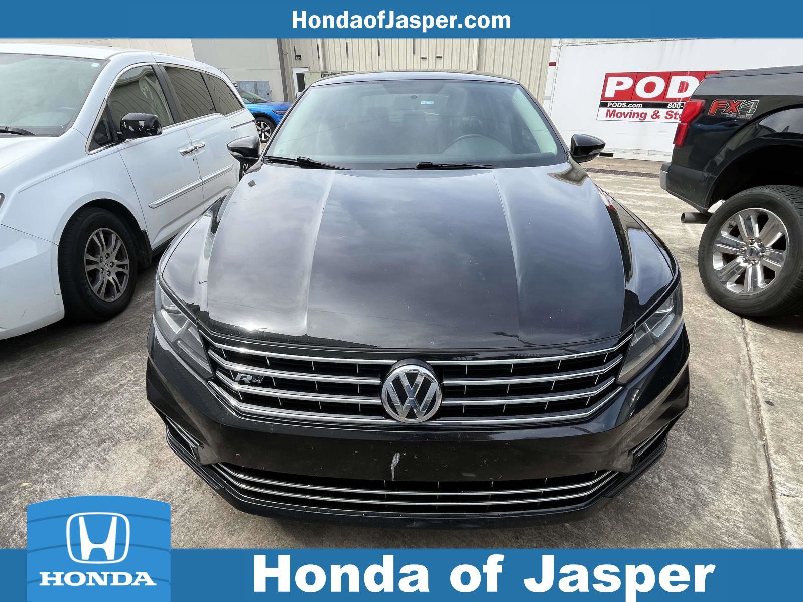 Used 2016 Volkswagen Passat 1.8T R-Line image 1