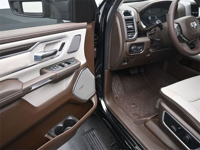 Used 2025 RAM 1500 Laramie image 15