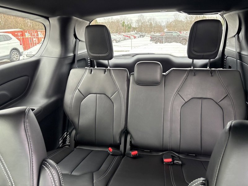 New 2026 Chrysler Pacifica Select image 14