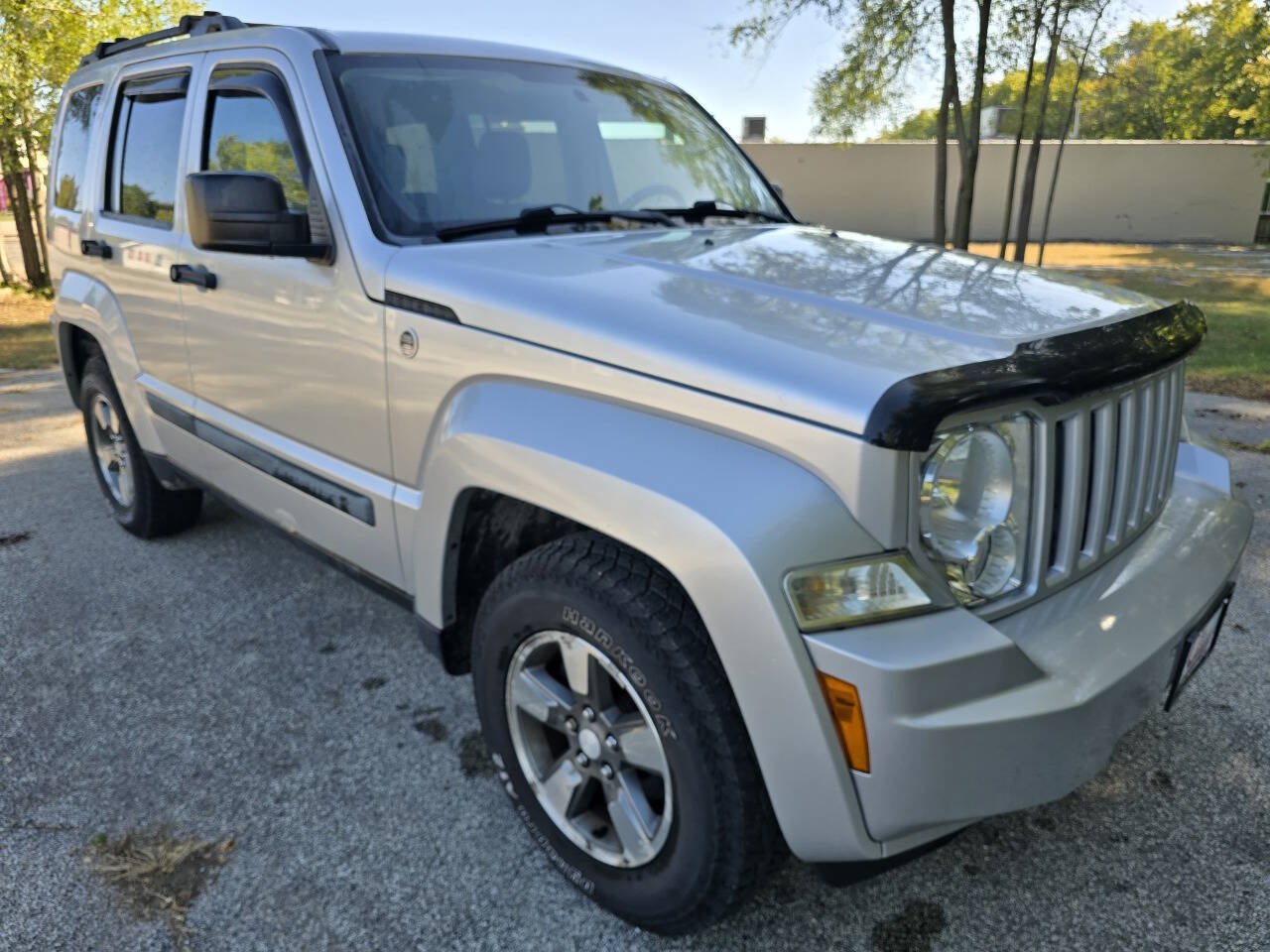 Used 2008 Jeep Liberty Sport w/ Popular Equipment Group AWD/4WD image 3