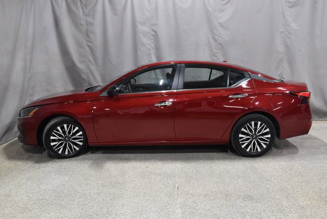 Used 2024 Nissan Altima 2.5 SV image 5