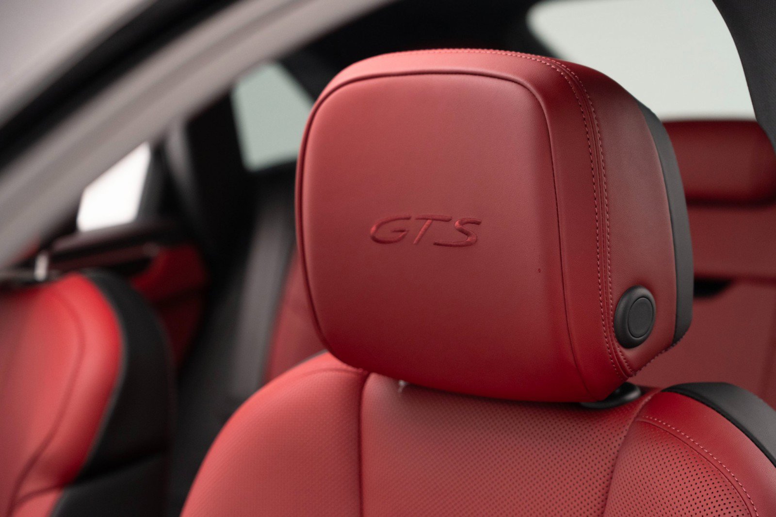 New 2026 Porsche Macan GTS image 20