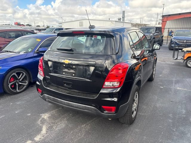 Used 2018 Chevrolet Trax LS FWD image 4