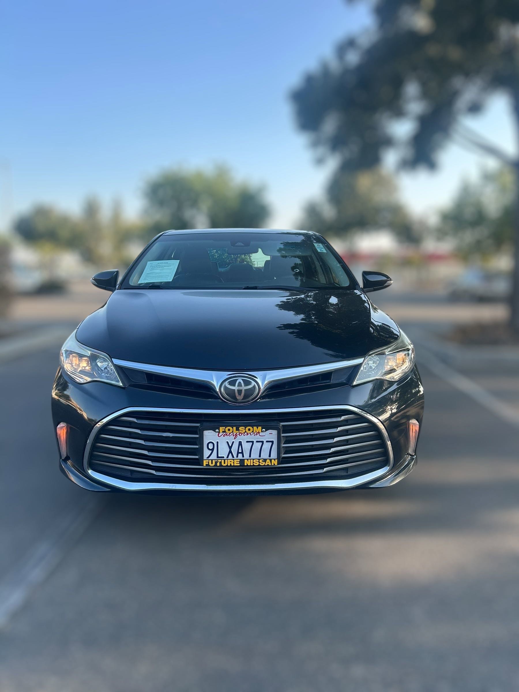 Used 2018 Toyota Avalon XLE FWD image 2