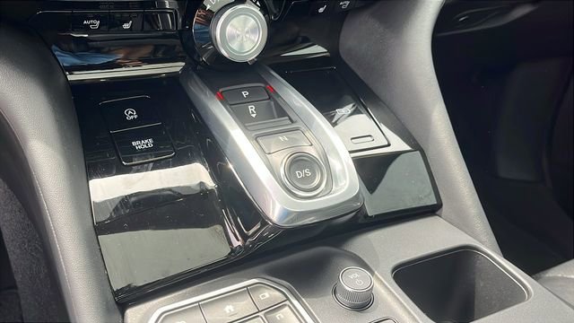 Used 2024 Acura MDX SH-AWD w/ Technology Package image 17