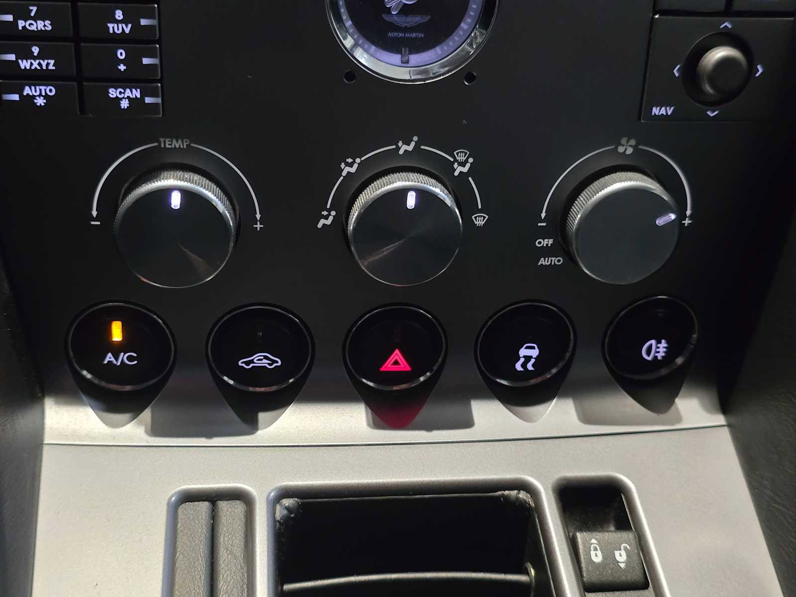 Used 2008 Aston Martin DB9 Volante image 26