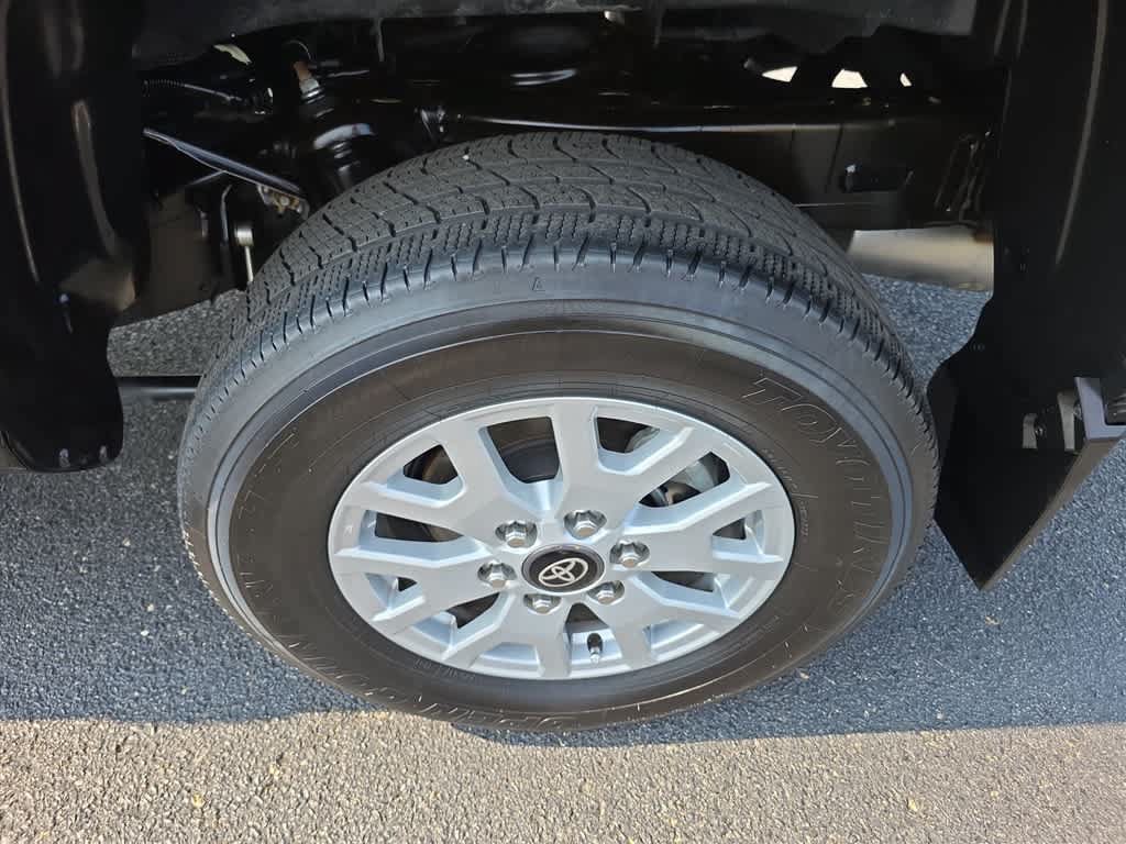 Used 2024 Toyota Tacoma SR5 AWD/4WD image 27