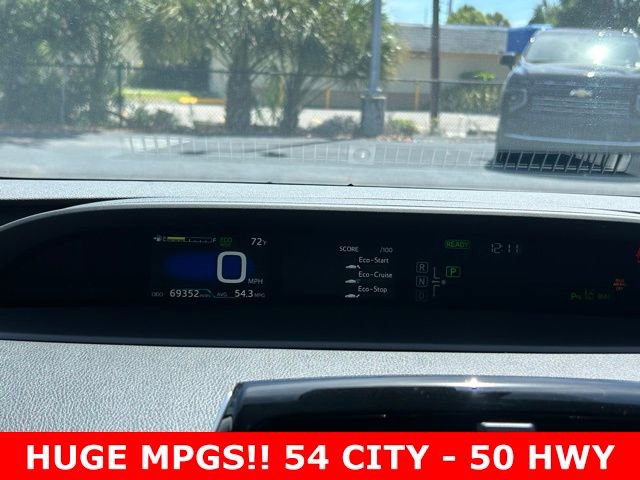 Used 2019 Toyota Prius XLE image 18