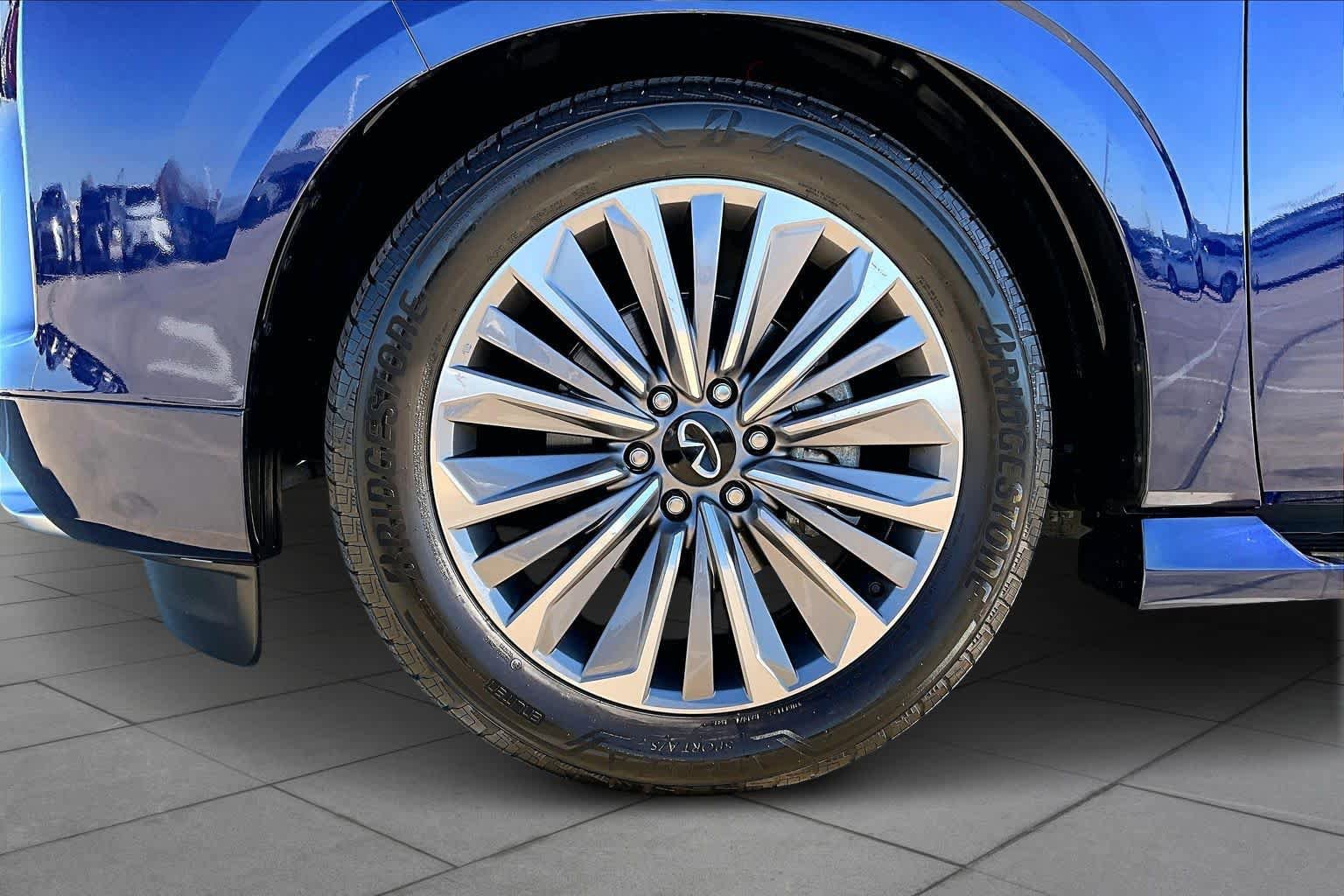 Used 2025 INFINITI QX80 Luxe RWD image 10