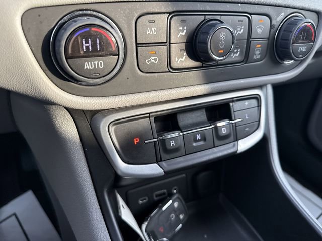 Used 2022 GMC Terrain SLE w/ Driver Convenience Package image 16