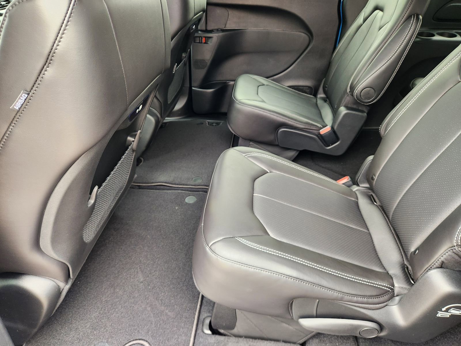 New 2026 Chrysler Pacifica Select w/ S Appearance Package FWD image 21