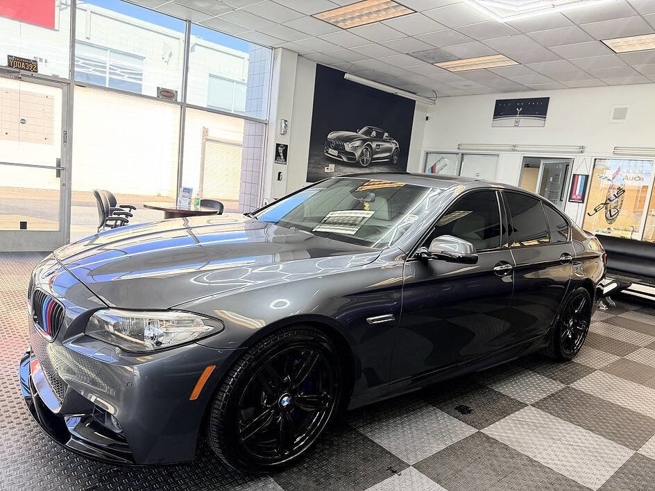 Used 2015 BMW 550i Sedan RWD image 2