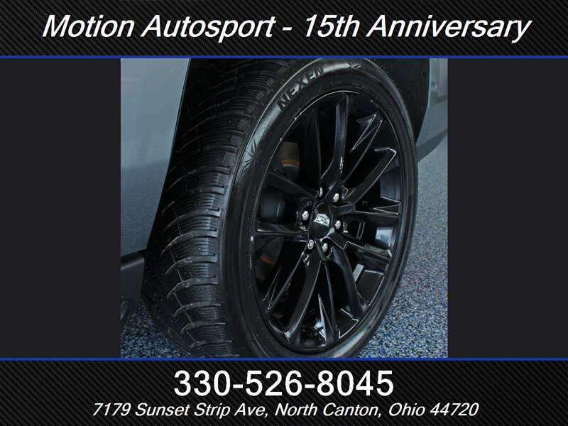 Used 2020 Cadillac Escalade Luxury w/ Escalade Sport Edition AWD/4WD image 37