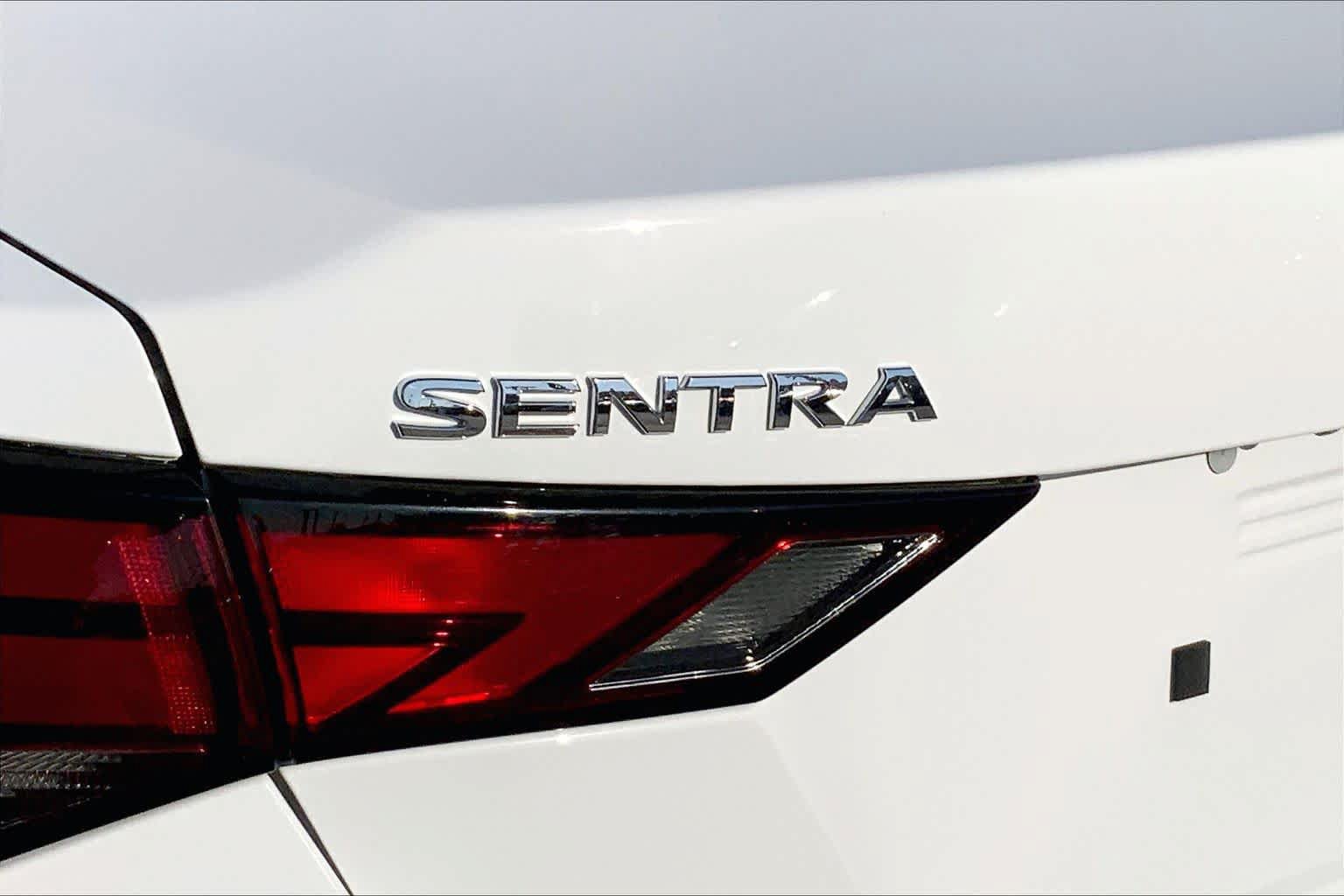 Used 2024 Nissan Sentra SV FWD image 9