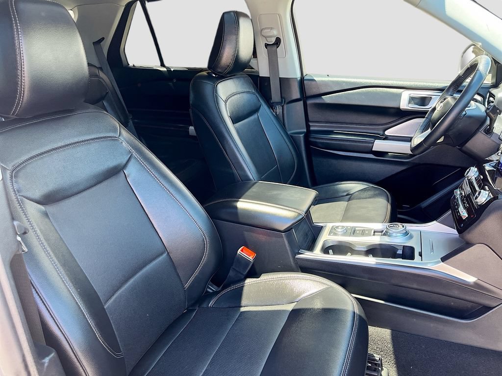 Used 2024 Ford Explorer Limited w/ Limited Technology Package AWD/4WD image 31