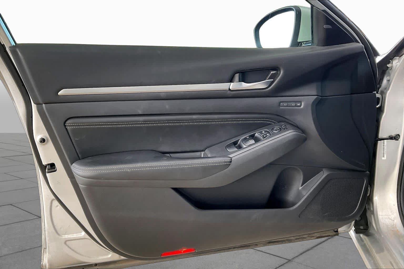 Used 2019 Nissan Altima 2.5 Platinum FWD image 20
