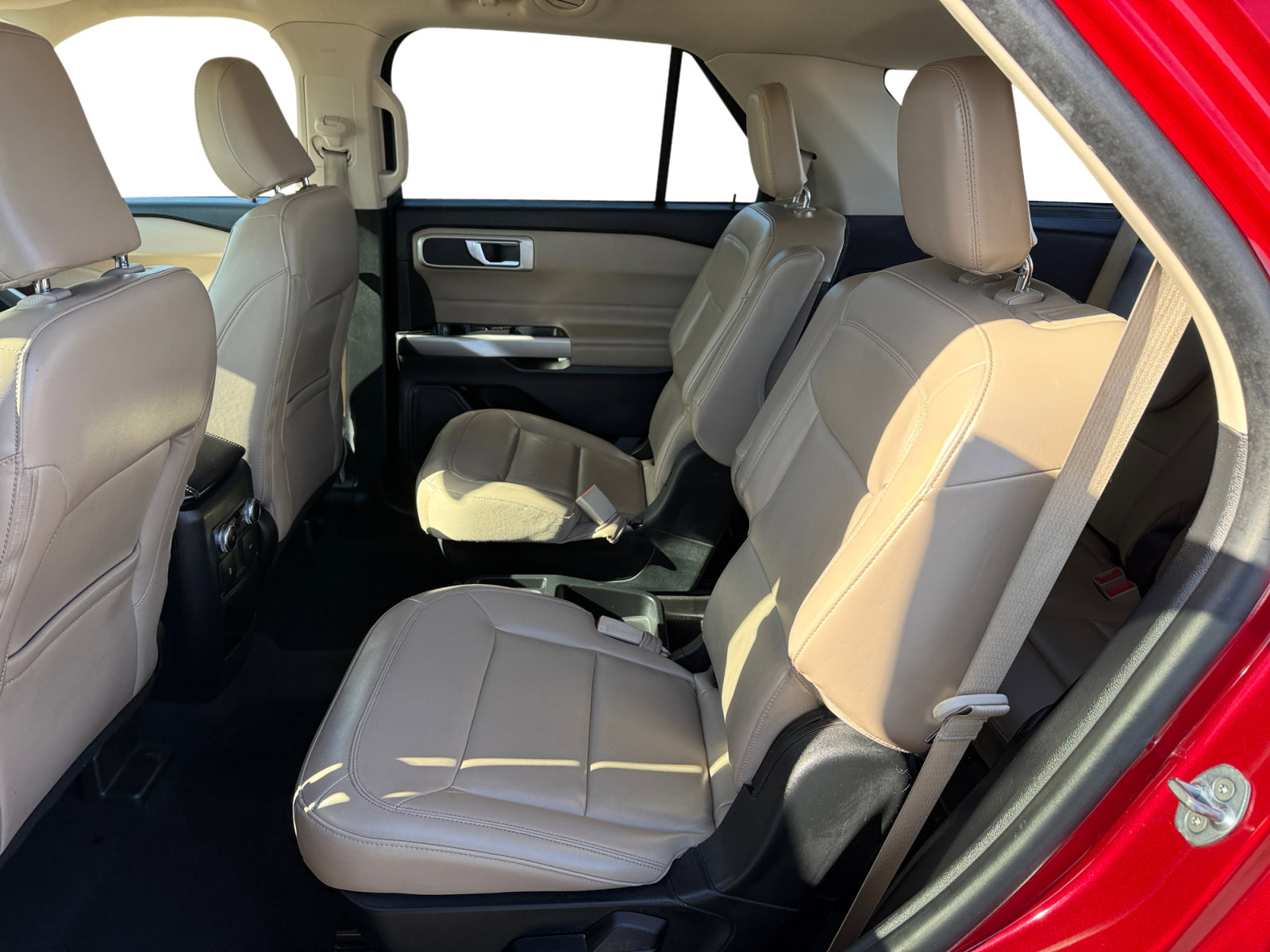 Certified 2021 Ford Explorer XLT w/ Equipment Group 202A image 16