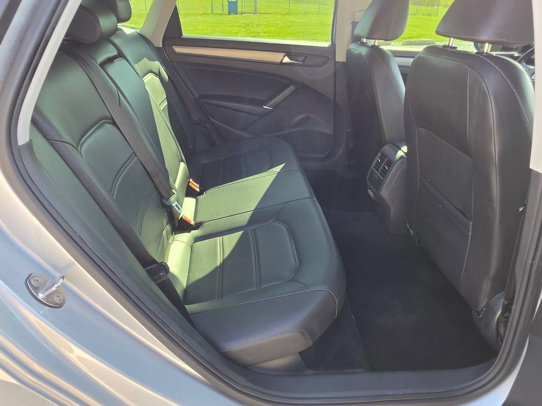 Used 2020 Volkswagen Passat 2.0T SE FWD image 18