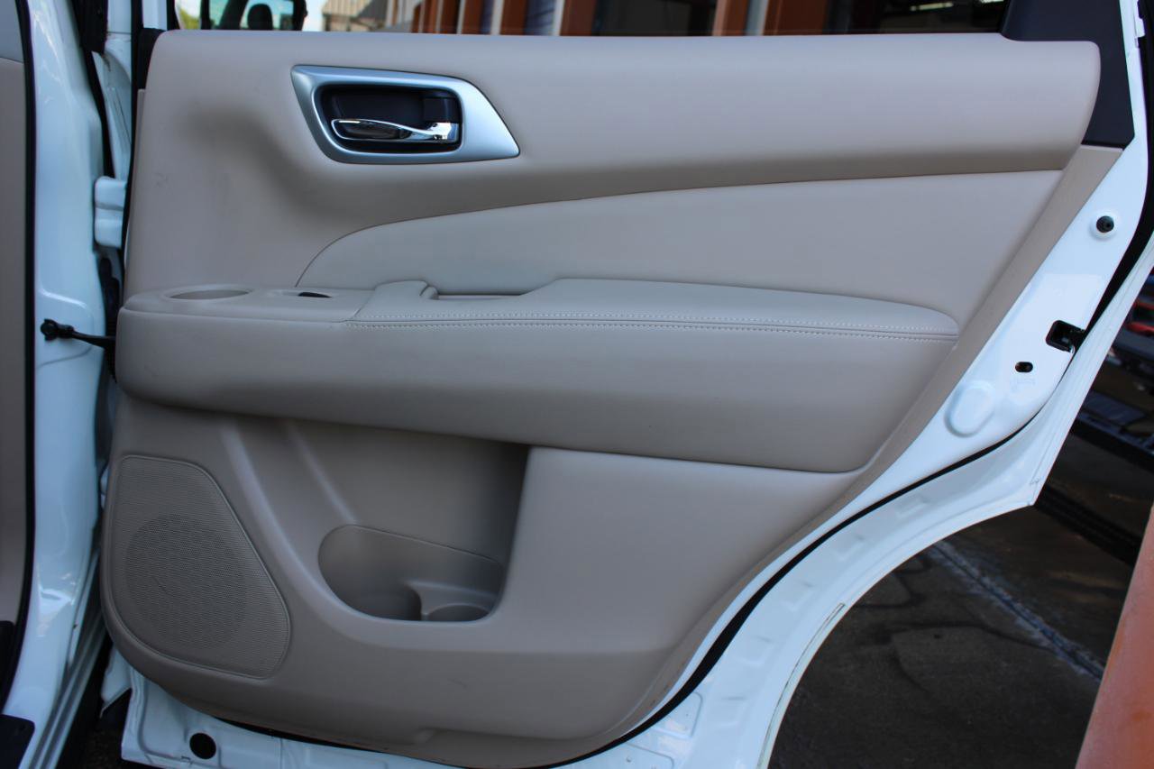 Used 2017 Nissan Pathfinder Platinum w/ Cargo Package FWD image 45