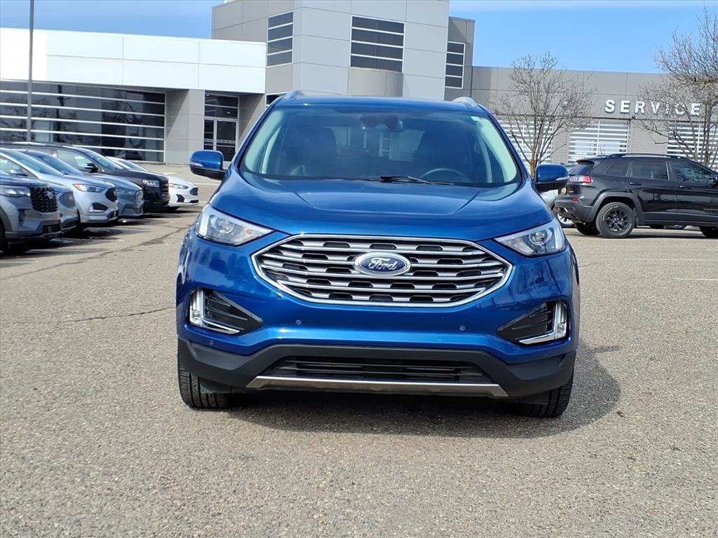 Used 2024 Ford Edge Titanium image 2