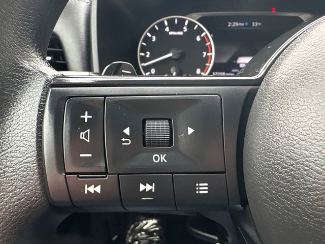 Used 2024 Nissan Rogue SV image 25