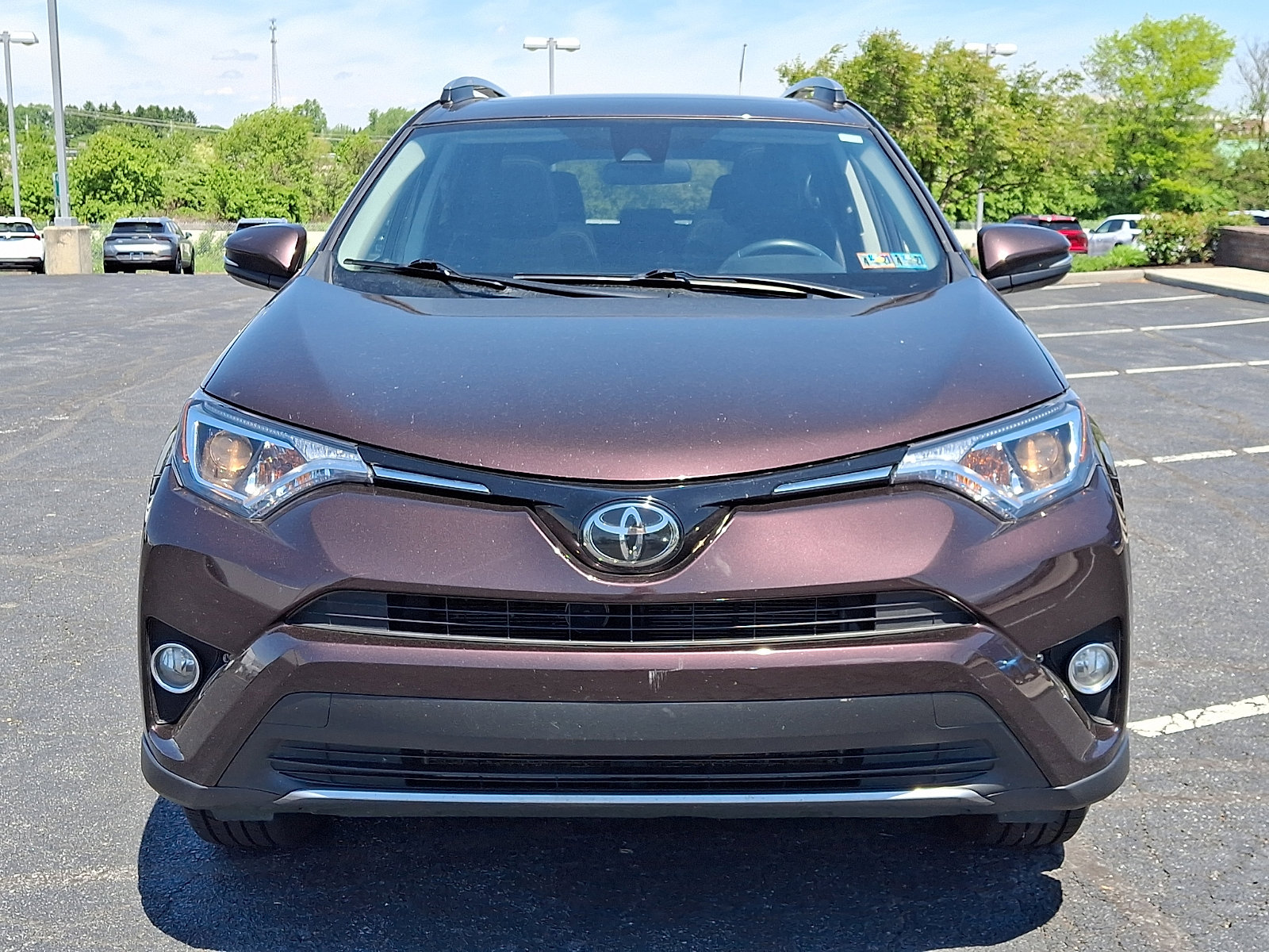 Used 2018 Toyota RAV4 XLE AWD/4WD image 2