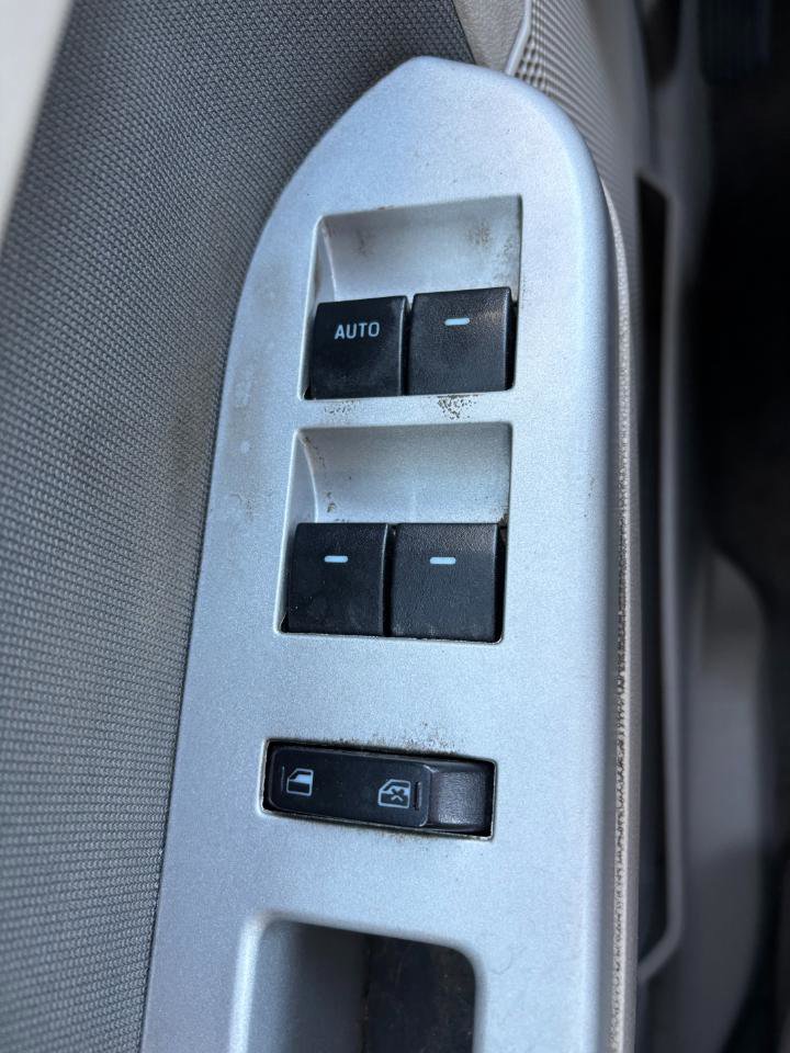 Used 2010 Mercury Mariner 2WD image 15