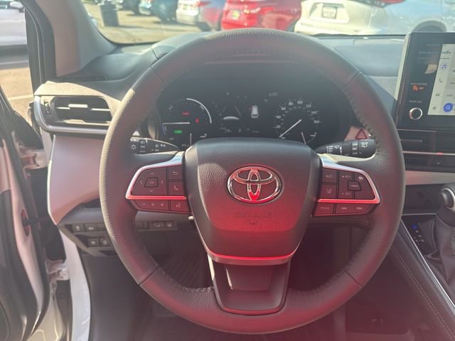 Certified 2026 Toyota Sienna XLE FWD image 17