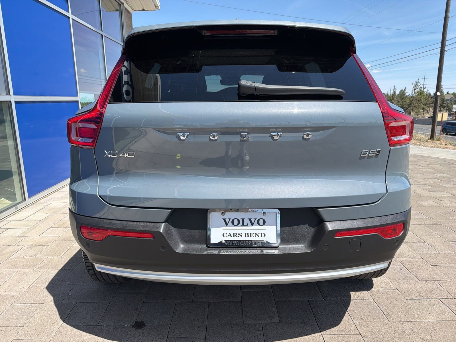 Used 2023 Volvo XC40 B5 Ultimate w/ Protection Package Premier AWD/4WD image 6