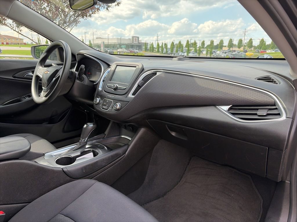 Used 2016 Chevrolet Malibu LT FWD image 26