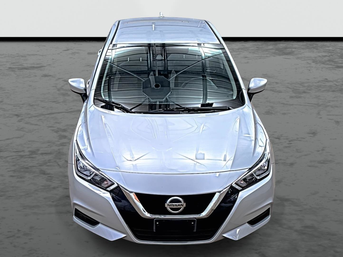 Used 2022 Nissan Versa SV image 6