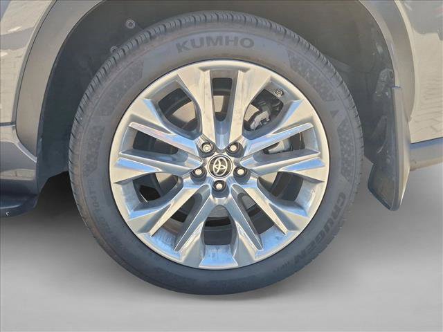 Used 2020 Toyota Highlander Limited AWD/4WD image 18