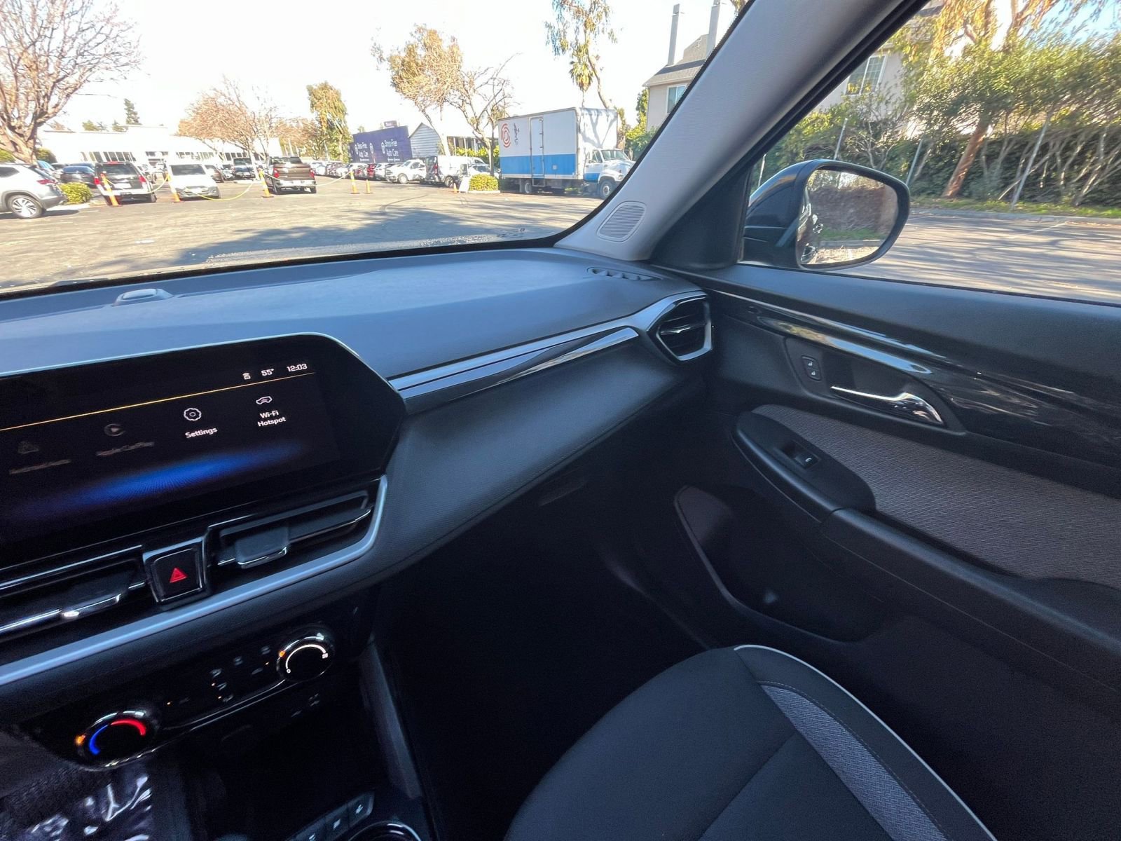 Used 2025 Chevrolet TrailBlazer LT image 33