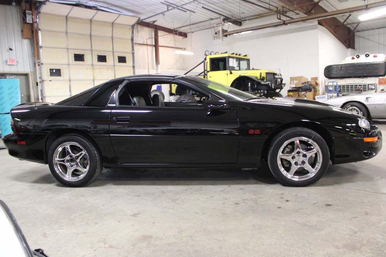 Used 2000 Chevrolet Camaro Z28 w/ SS Performance/Appearance Pkg image 7