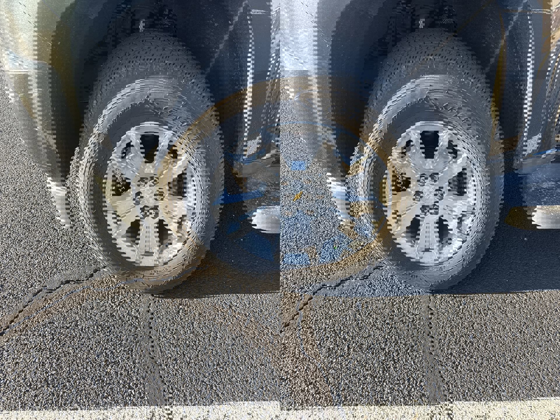 Used 2019 Chevrolet Colorado LT image 2