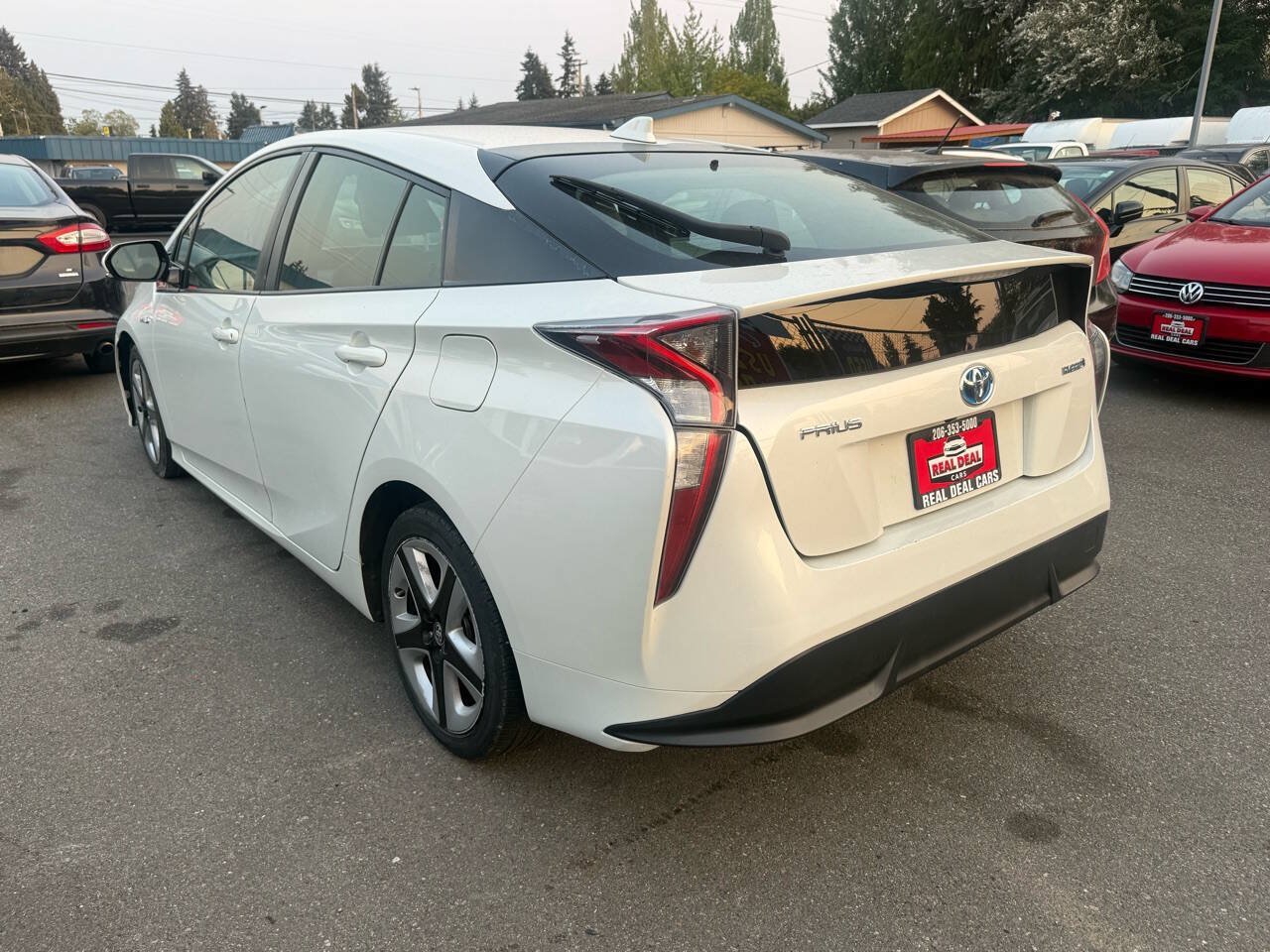 Used 2017 Toyota Prius Four Touring w/ Carpet Mat Package FWD image 6