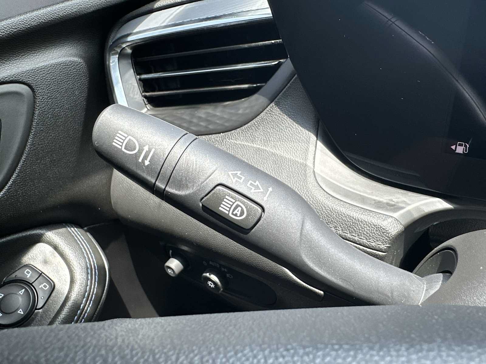 Certified 2025 Buick Encore GX Sport Touring w/ Advanced Technology Package FWD image 29
