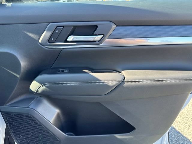 New 2027 GMC Terrain Elevation w/ LPO, Floor Liner Package AWD/4WD image 36