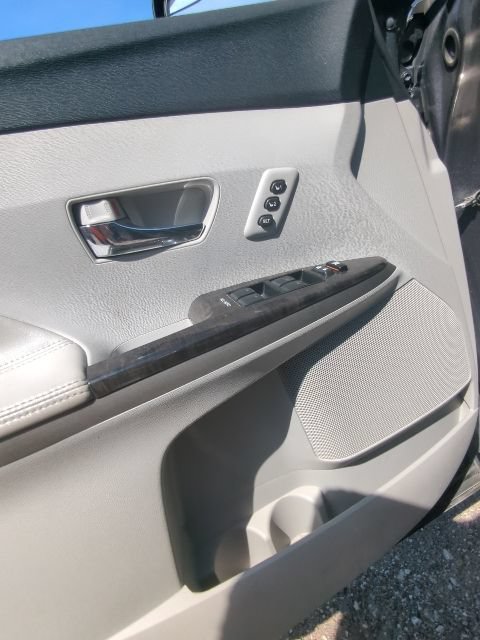 Used 2013 Toyota Venza XLE AWD/4WD image 14