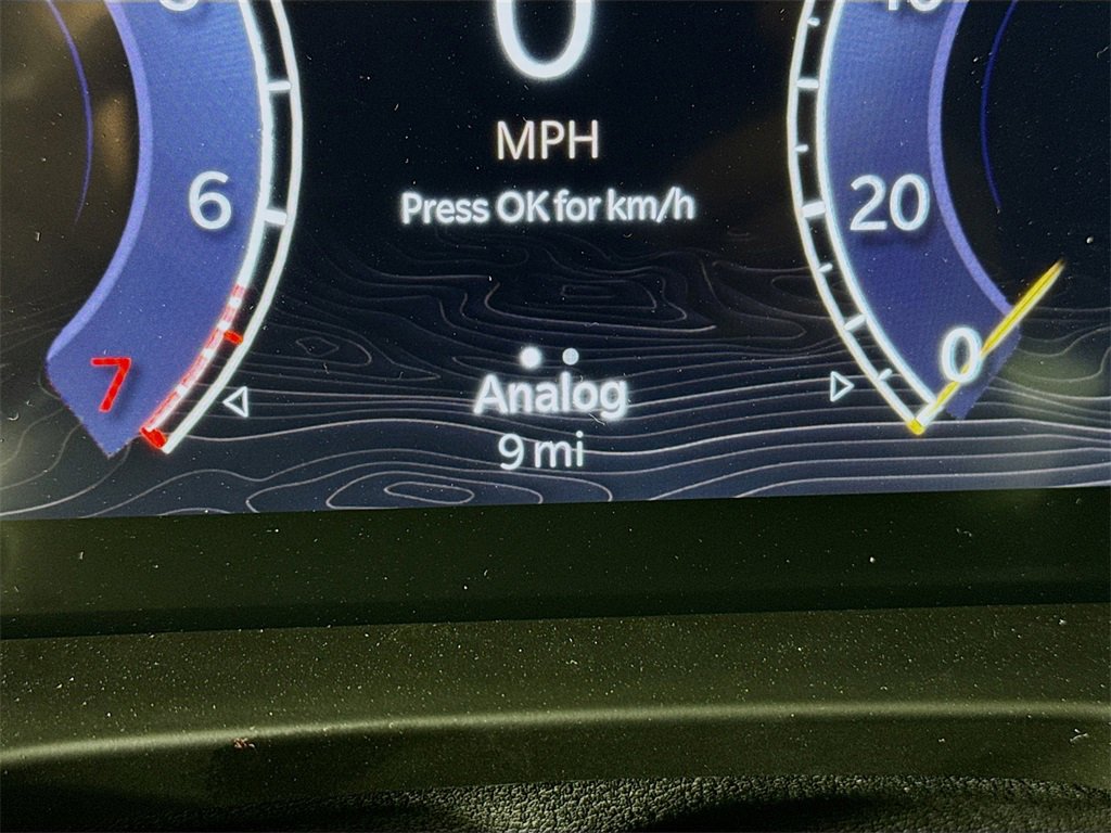 New 2025 Jeep Grand Cherokee Altitude image 13