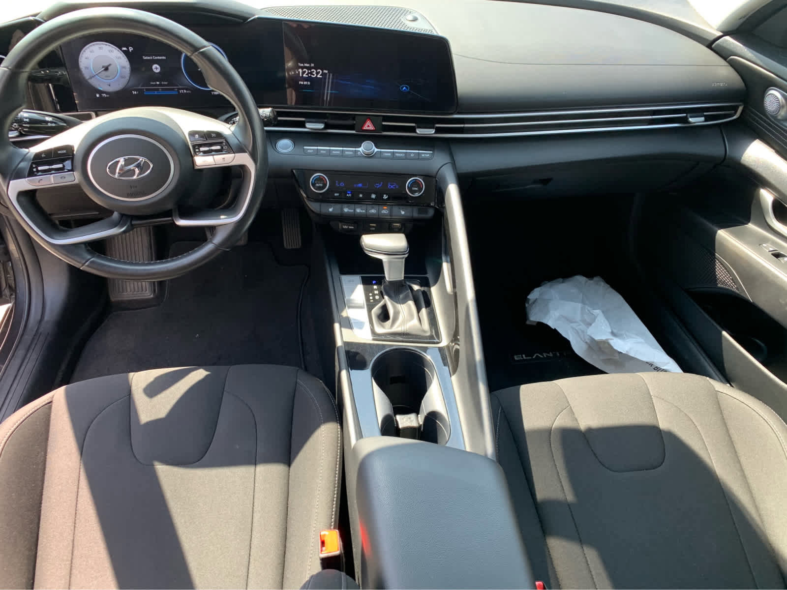 Used 2023 Hyundai Elantra SEL w/ Convenience Package FWD image 10