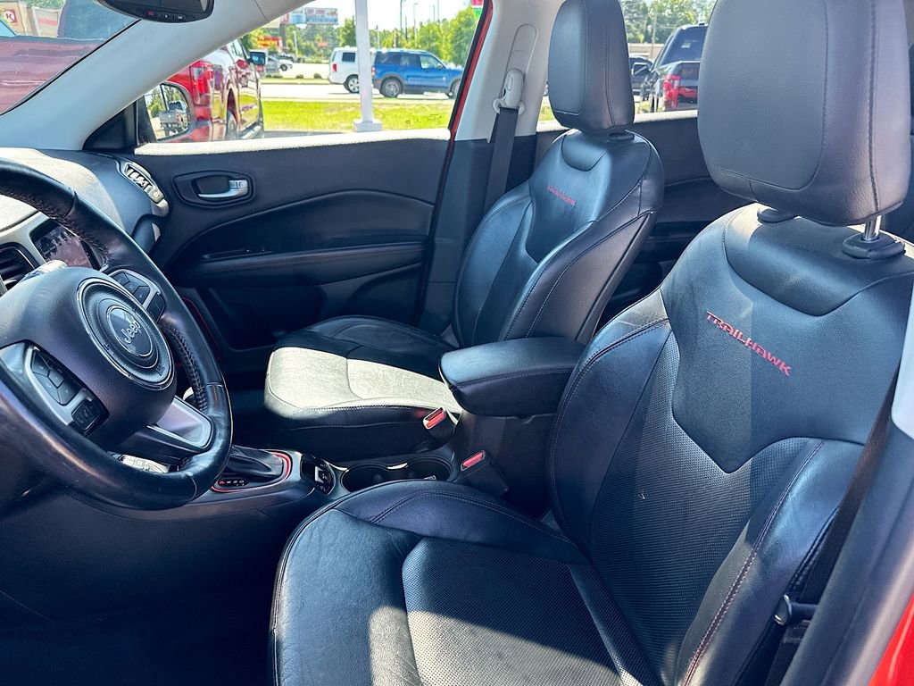 Used 2018 Jeep Compass Trailhawk w/ Leather Interior Group AWD/4WD image 8
